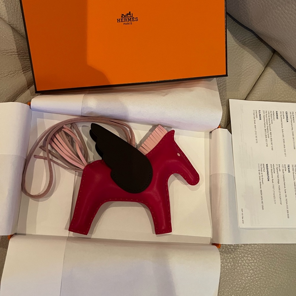 Hermes Rodeo Pegase MM Charm Framboise/Rose Sakura/Rouge sellier New Receipt